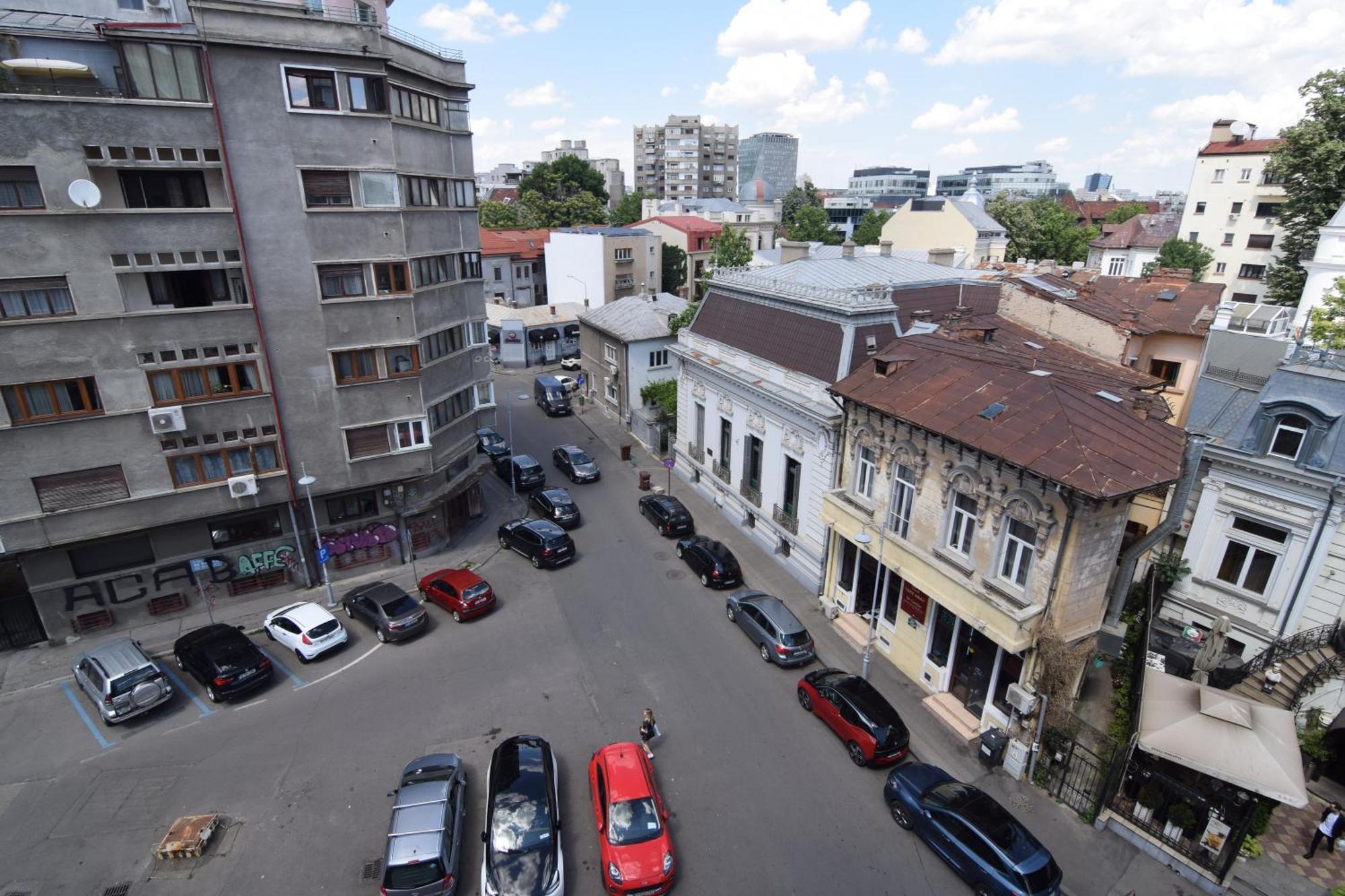 In The Center Of * בוקרשט